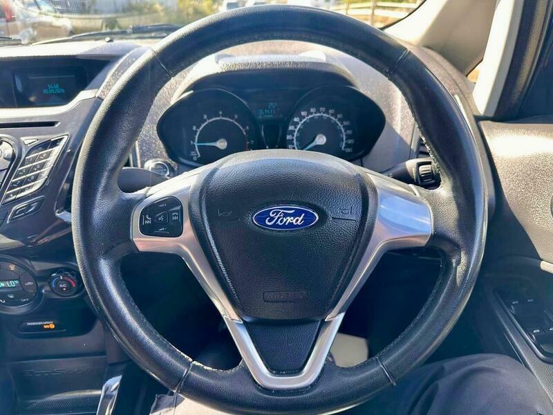Ford Ecosport Titanium White #18