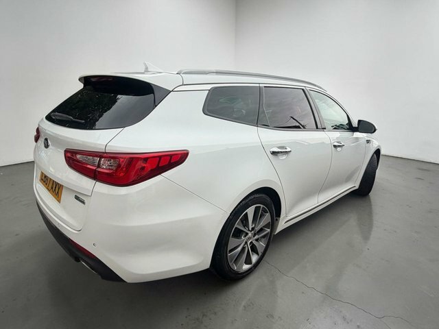 Kia Optima 1.7 Crdi 3 Sportswagon White #4