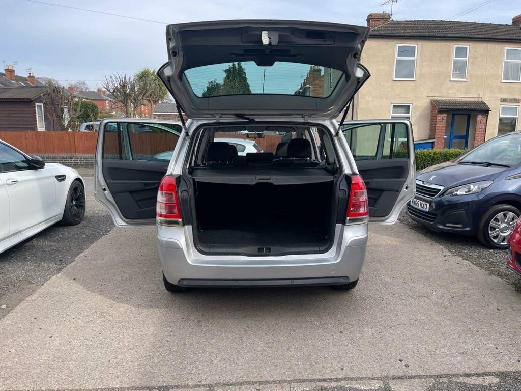 Vauxhall Zafira 1.7L Exclusiv Silver #3