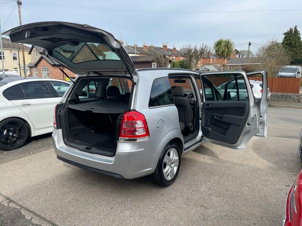 Vauxhall Zafira 1.7L Exclusiv Silver #4