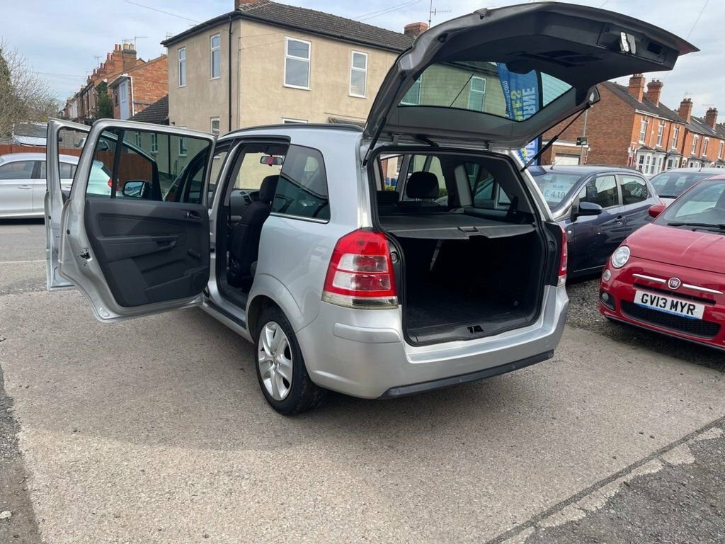 Vauxhall Zafira 1.7L Exclusiv Silver #2