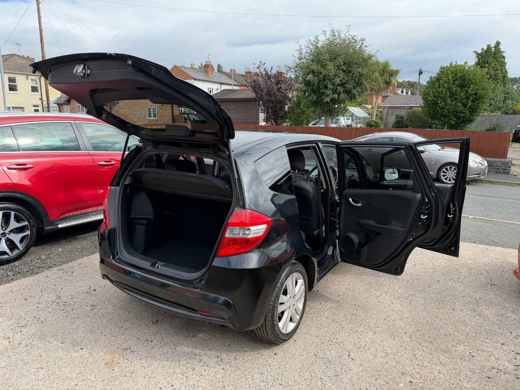 Honda Jazz 1.4L Es Plus Black #4