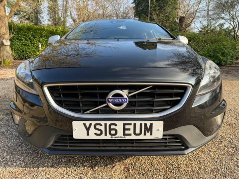 Volvo V40 2016 16 2.0 Black #2