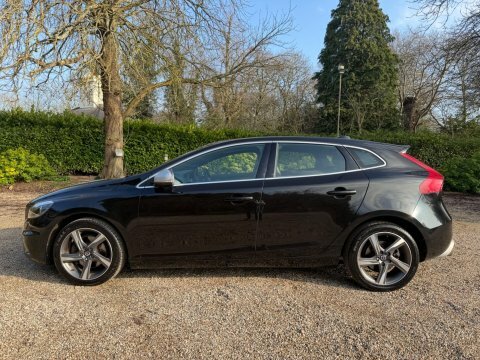 Volvo V40 2016 16 2.0 Black #5