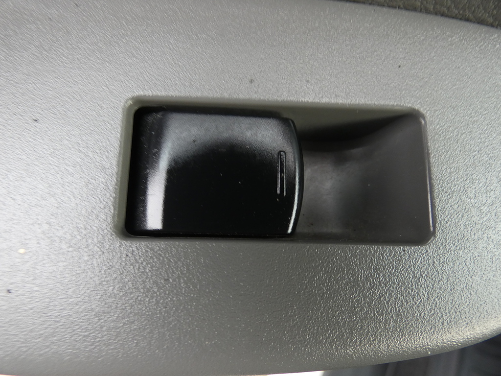 Nissan NV200 Panel Van White #24