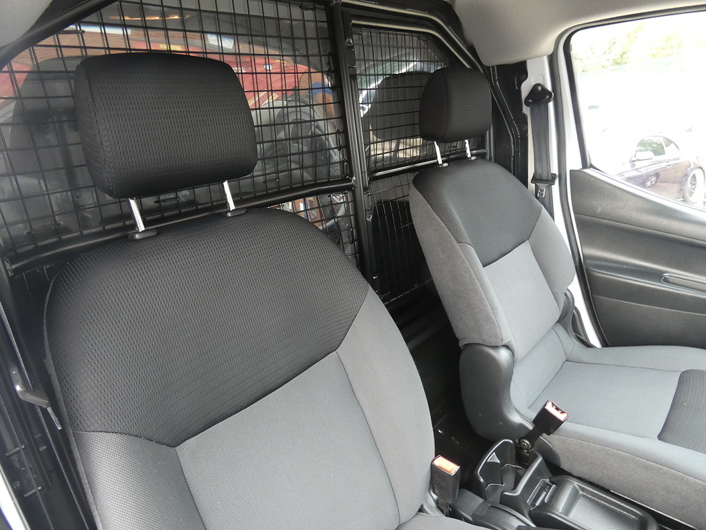 Nissan NV200 Panel Van White #17