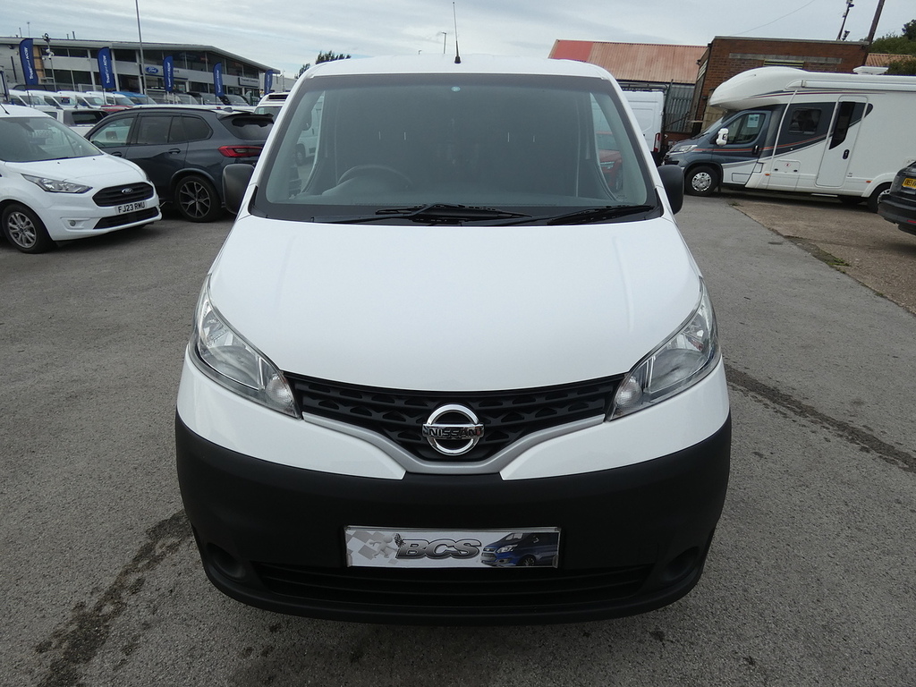 Nissan NV200 Panel Van White #10