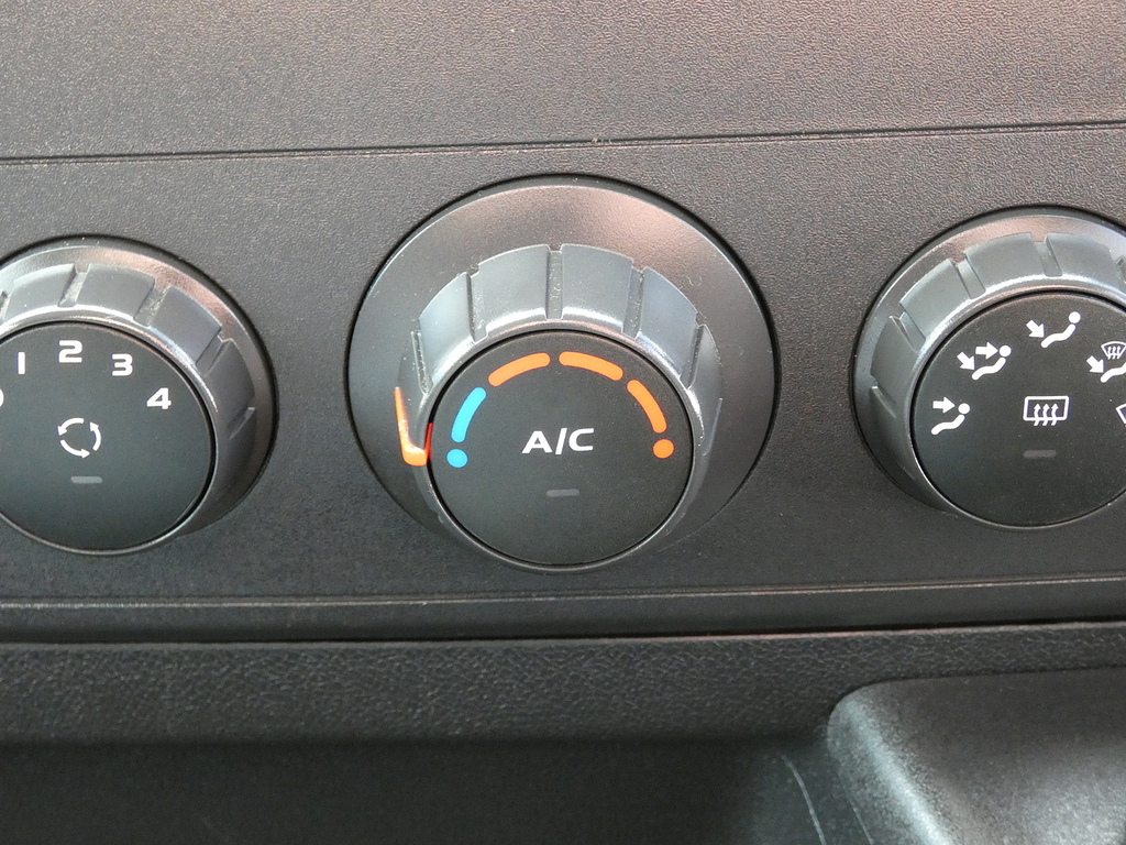 Renault Master 2.3 Ml35 Business Energy Dci Cc 145 Bhp.tippera White #18