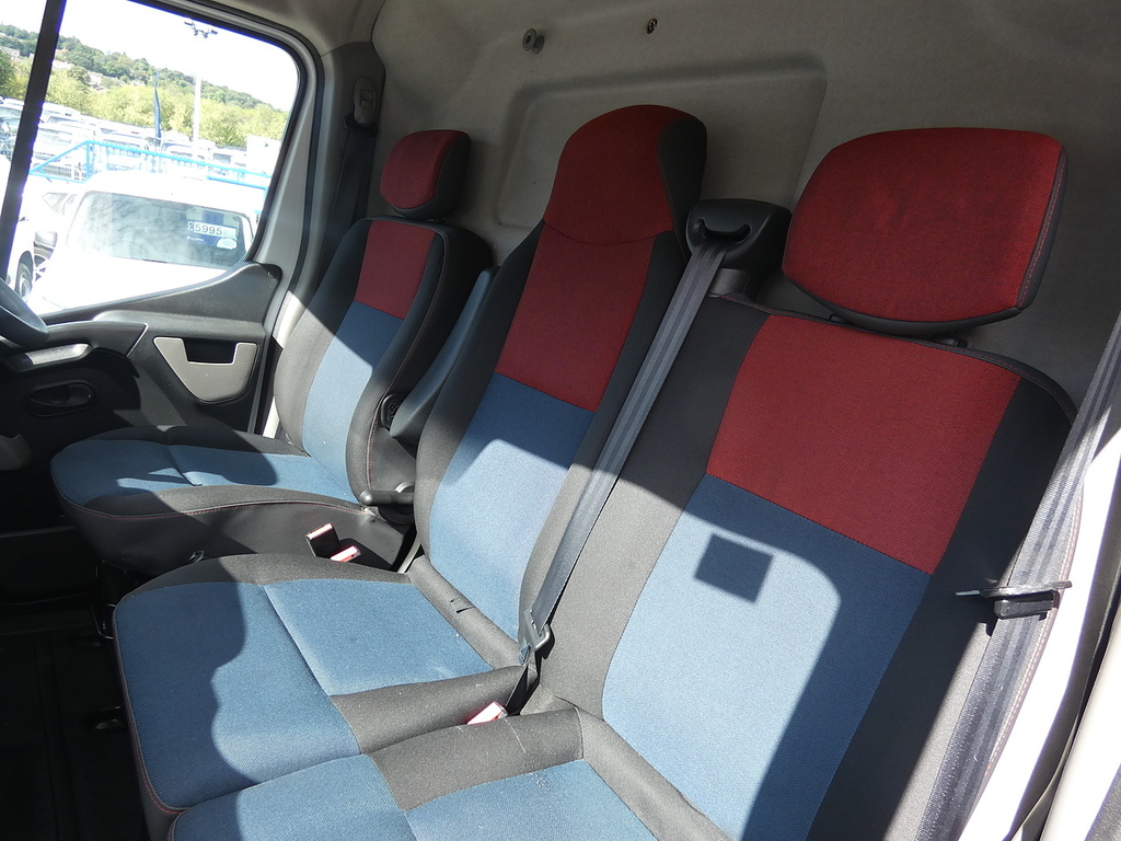 Renault Master 2.3 Ml35 Business Energy Dci Cc 145 Bhp.tippera White #19