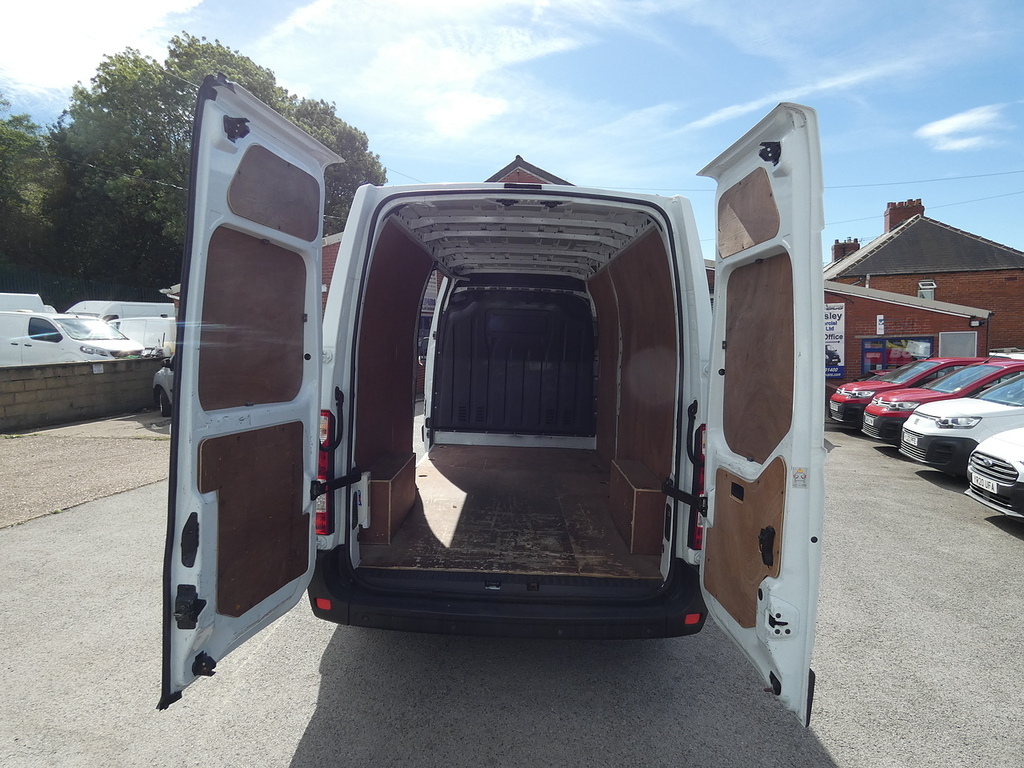 Renault Master 2.3 Ml35 Business Energy Dci Cc 145 Bhp.tippera White #23
