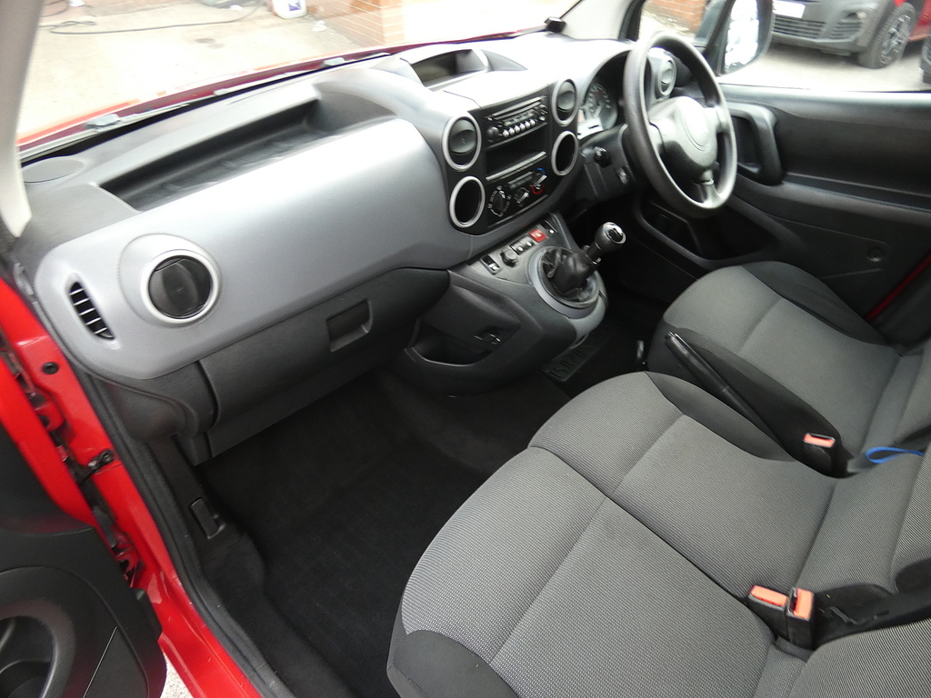 Citroen Berlingo Mpv White #19