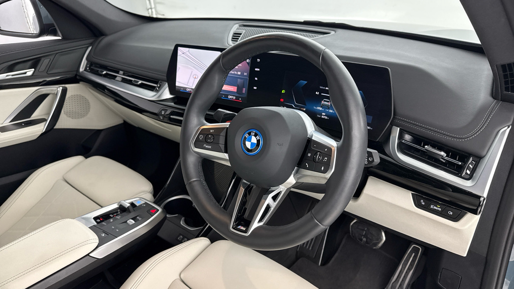 BMW iX1 20 66.5Kwh M Sport Suv Edrive 1 Green #6