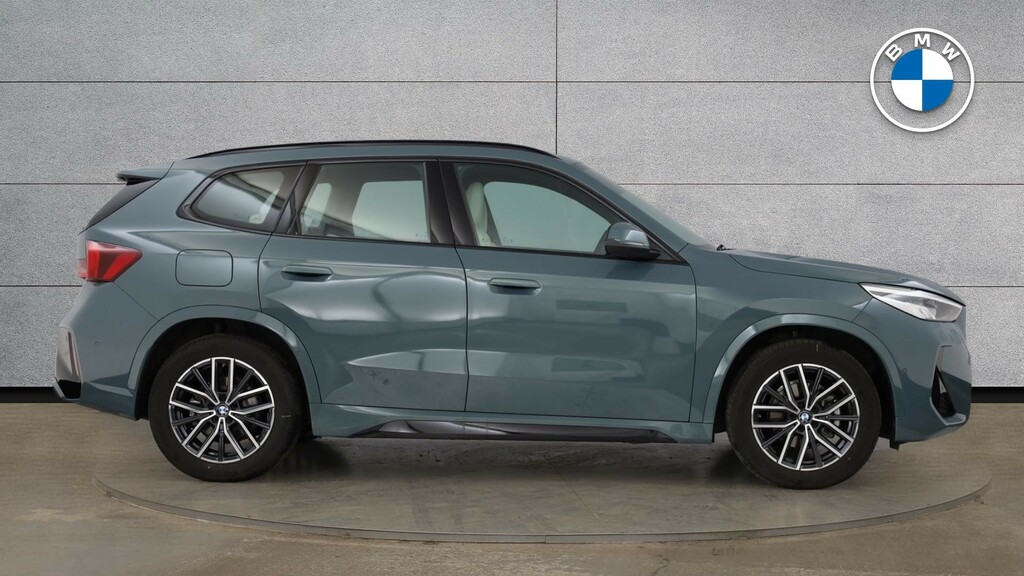 BMW iX1 20 66.5Kwh M Sport Suv Edrive 1 Green #3