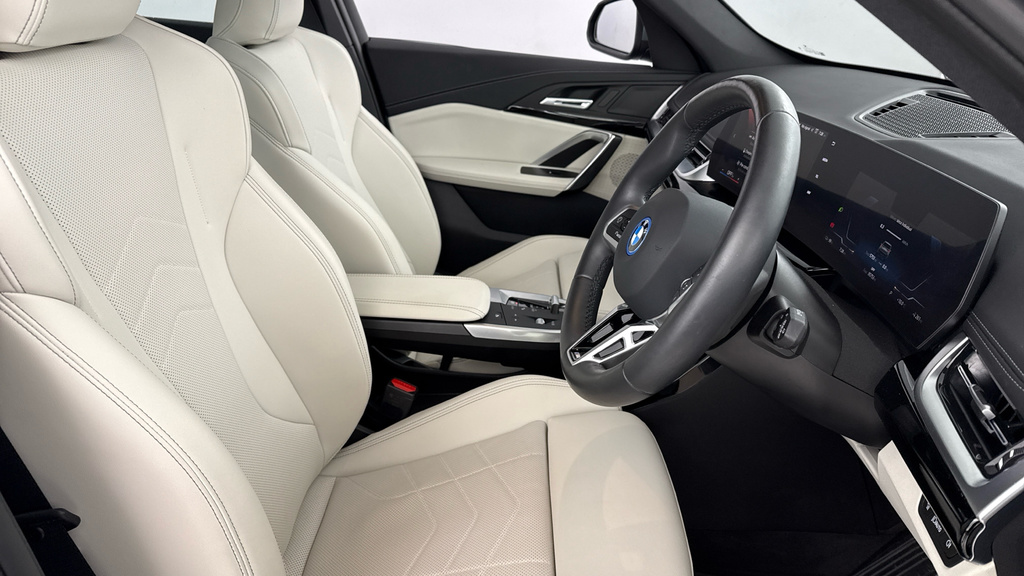 BMW iX1 Suv White #11
