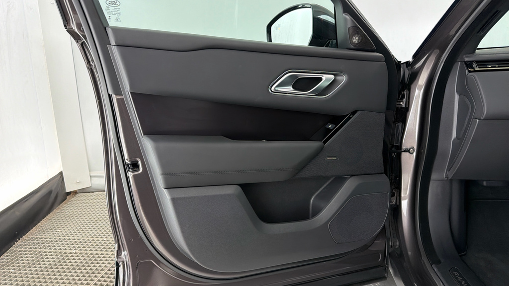 Land Rover Range Rover Velar Dynamic Se Black #26