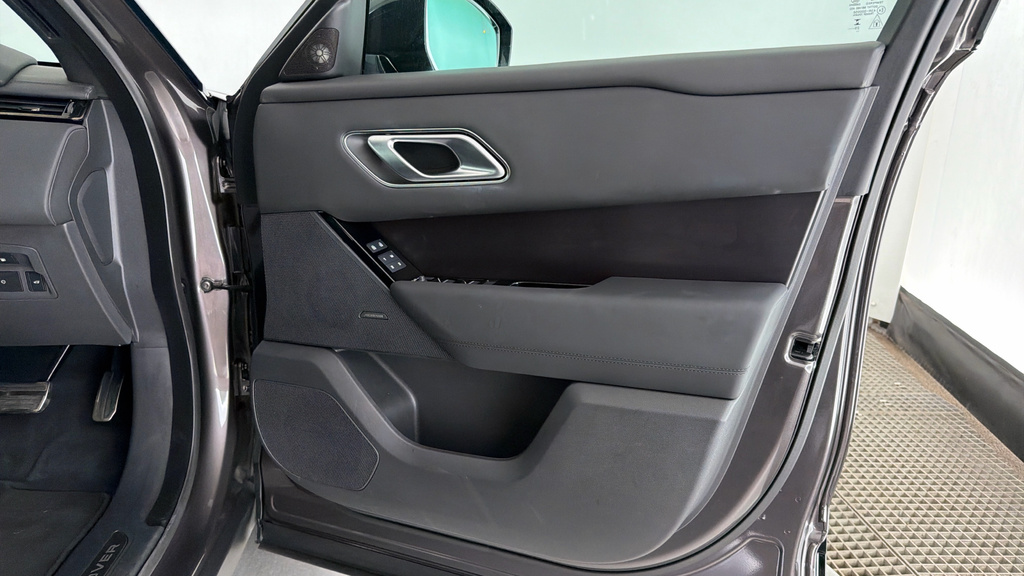 Land Rover Range Rover Velar Dynamic Se Black #47
