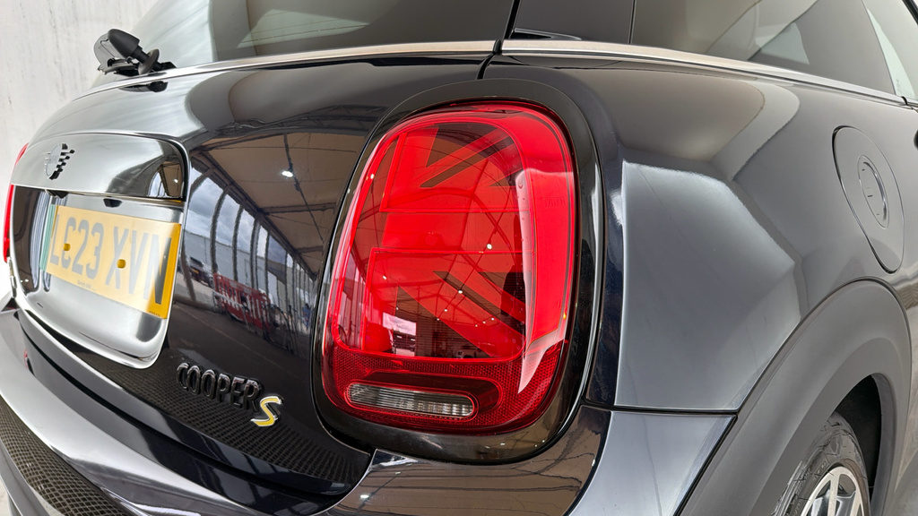 Mini Hatch 1.5 Cooper Exclusive Steptronic Euro 6 Ss Black #22