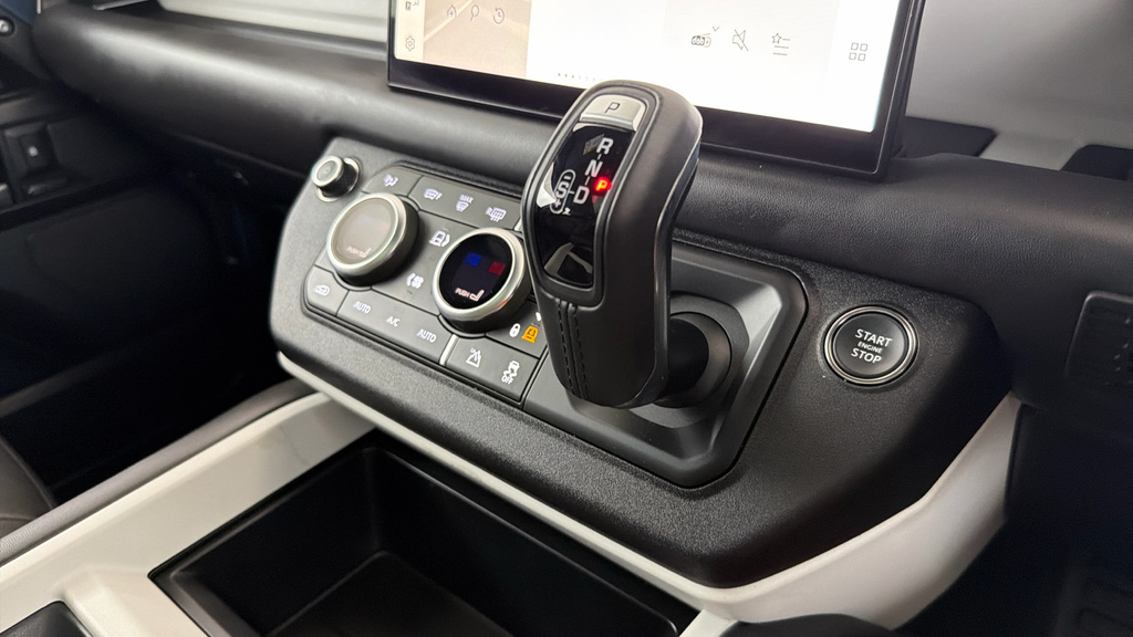 Land Rover Defender V8 Black #13