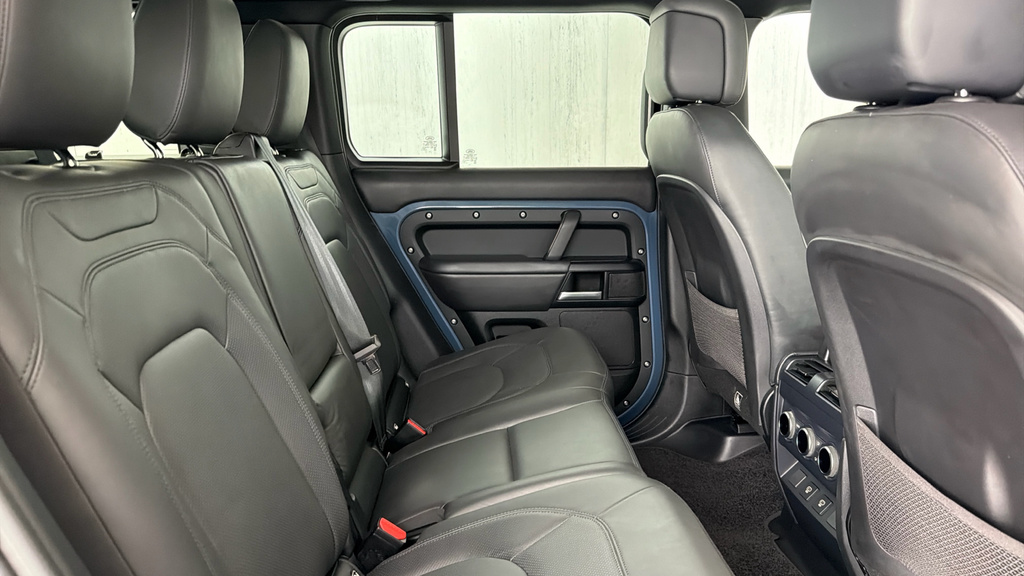 Land Rover Defender V8 Black #22