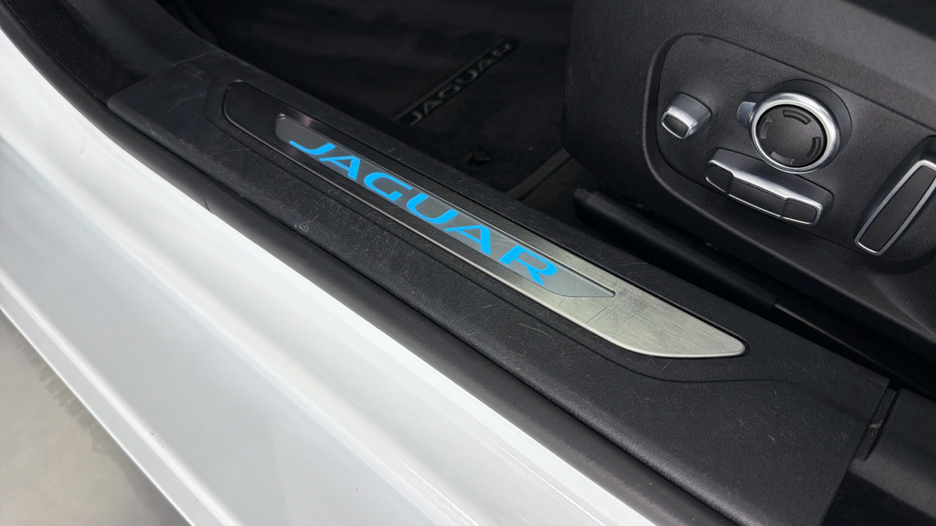 Jaguar XF 2.0 P250 R-dynamic Se Blue #31
