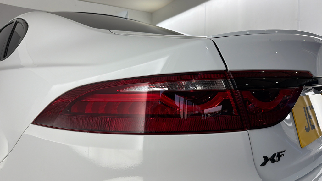 Jaguar XF 2.0 P250 R-dynamic Se Blue #19