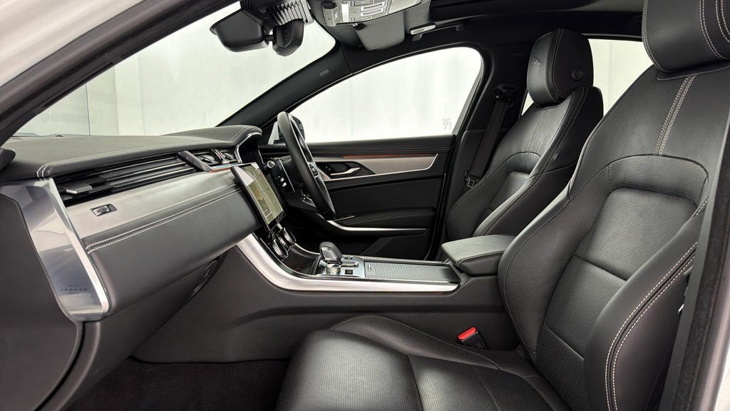 Jaguar XF 2.0 D200 Mhev R-dynamic Se Saloon White #3