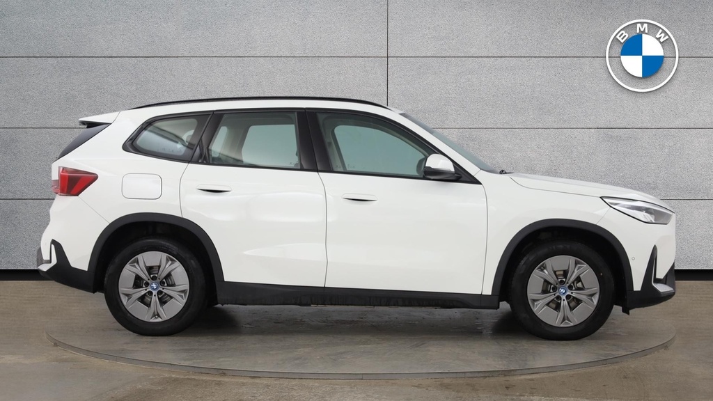 BMW iX1 20 66.5Kwh Sport Suv Edrive 11K White #3