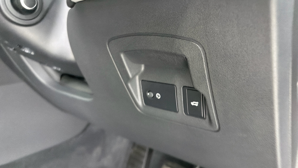 Land Rover Range Rover Velar D200 Dynamic Se White #39