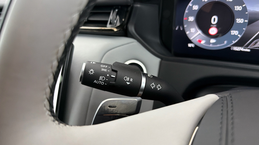 Land Rover Range Rover Velar D200 Dynamic Se White #41