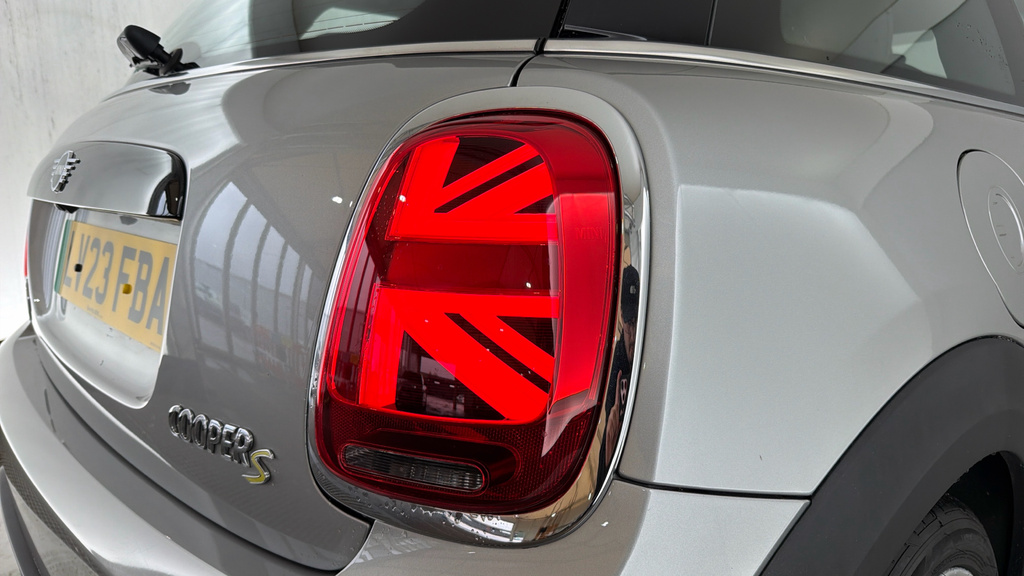 Mini Hatch F56 Mini 3-Door Hatch Cooper Exclusive Lci II White #22