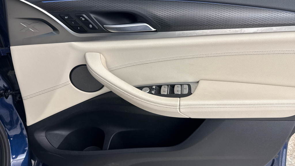 BMW iX3 80Kwh M Sport Pro White #8