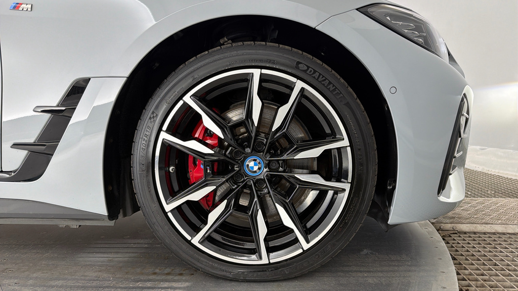 BMW i4 35 70.2Kwh Sport Edrive Green #14