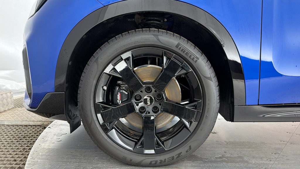 Mini Countryman Electric Black #26