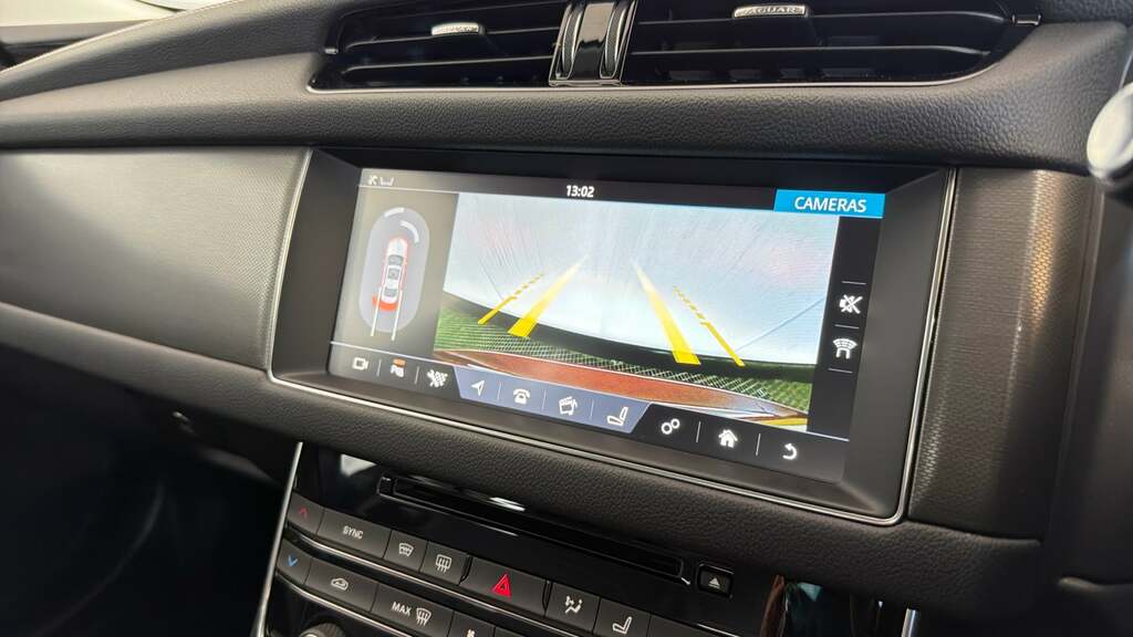 Jaguar XF 2.0 Portfolio 177 Bhp White #12