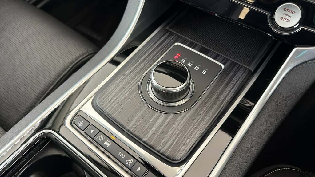 Jaguar XF 2.0 Portfolio 177 Bhp White #13