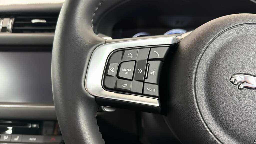 Jaguar XF 2.0 Portfolio 177 Bhp White #39