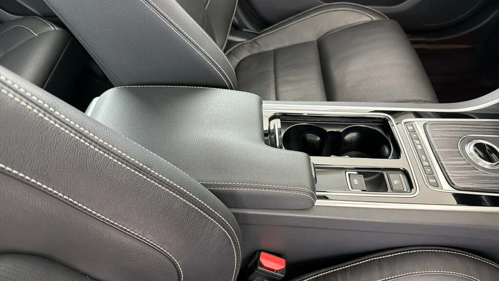 Jaguar XF 2.0 Portfolio 177 Bhp White #24