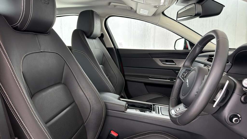 Jaguar XF 2.0 Portfolio 177 Bhp White #23