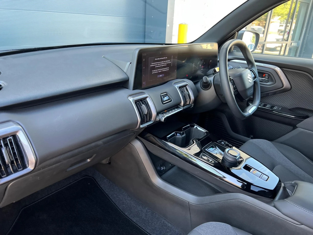 Suzuki Vitara 61Kwh Motion Black #4