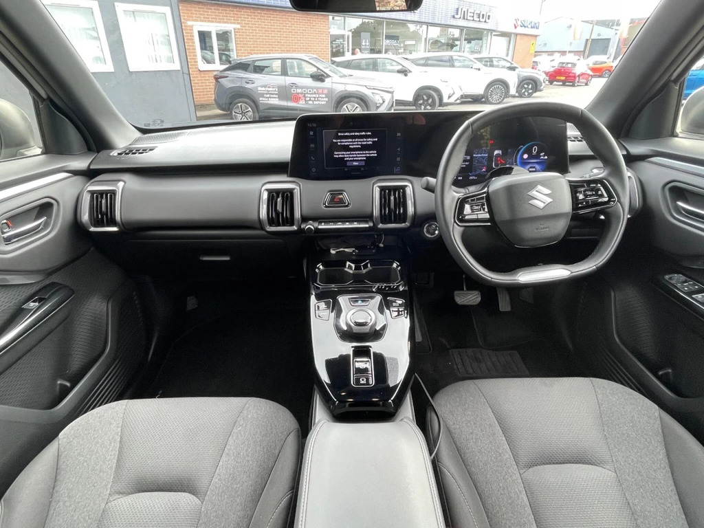 Suzuki Vitara 61Kwh Motion White #2