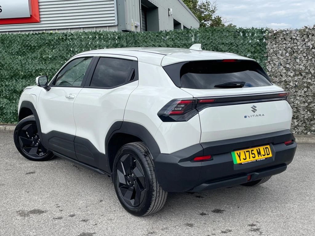 Suzuki Vitara 61Kwh Motion White #5
