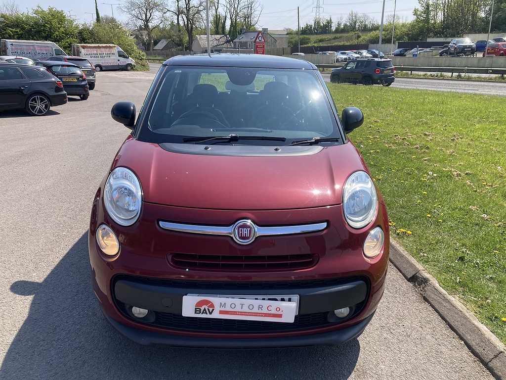 Fiat 500L  Red #17