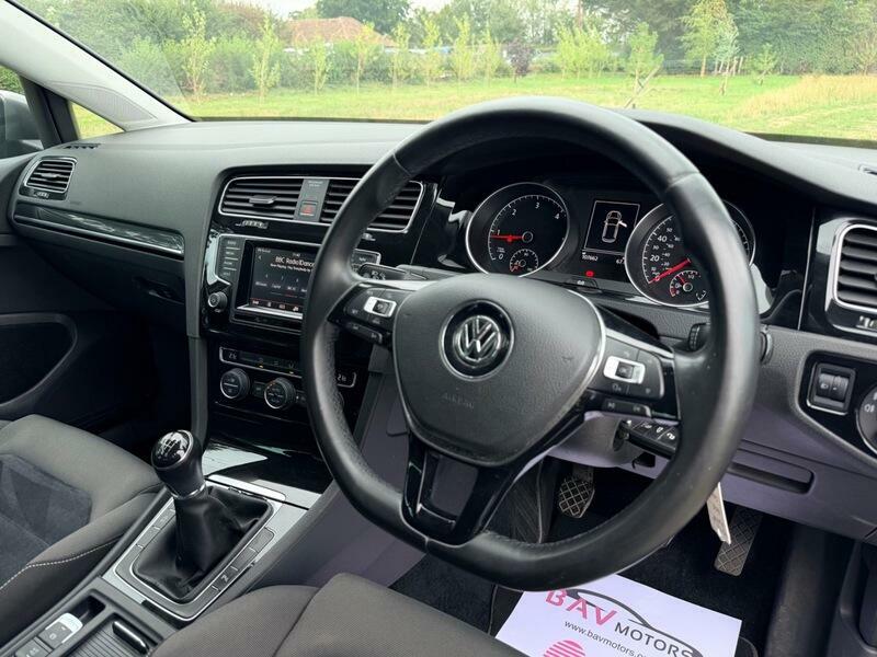 Volkswagen Golf 1.6L S Black #11