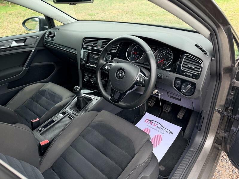 Volkswagen Golf 1.6L S Black #9