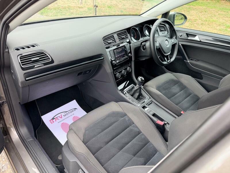 Volkswagen Golf 1.6L S Black #13
