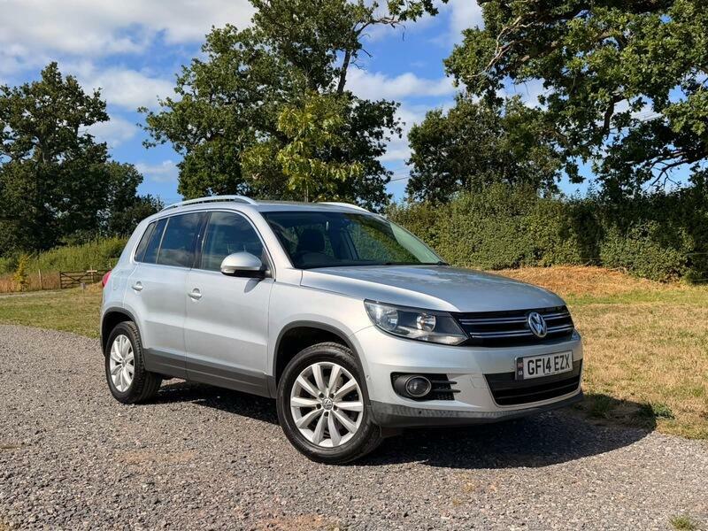 Volkswagen Tiguan Hatchback White #1