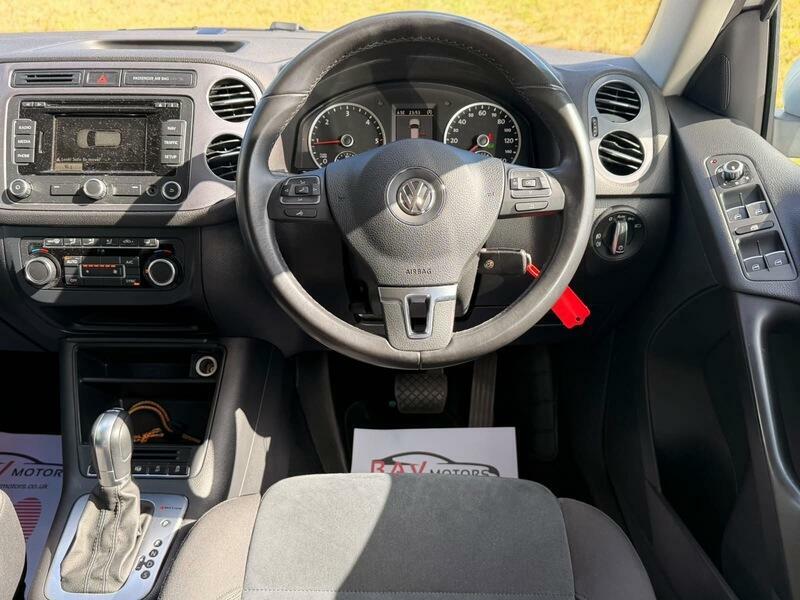 Volkswagen Tiguan Hatchback White #13