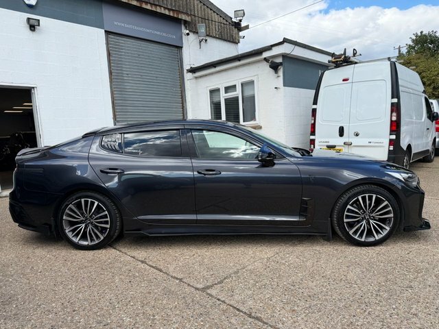 Kia Stinger Gt-line S Red #11