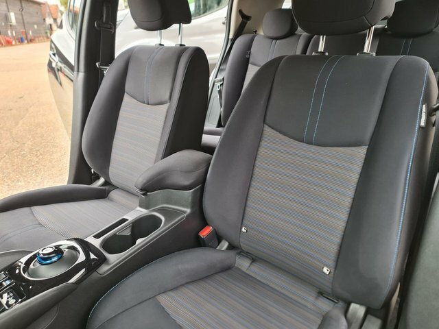 Nissan Leaf Acenta Hatchback Black #3