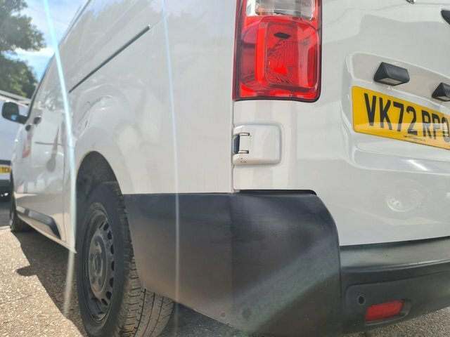 Vauxhall Vivaro Turbo D 2900 Dynamic White #6